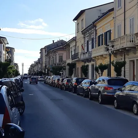 Acropolis * Viareggio